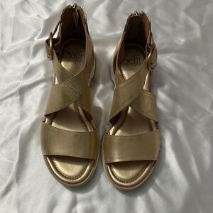 Sofft Women's Gold Leather Crisscross Sandal